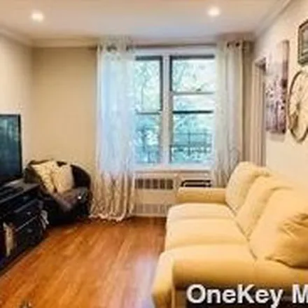 Image 9 - The Trenton, 68-20 Selfridge Street, New York, NY 11375, USA - Apartment for rent