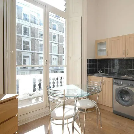 Rent this studio apartment on 9 Elvaston Place in London, SW7 5QF