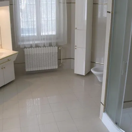 Rent this 9 bed apartment on Říčanská 920 in 252 43 Průhonice, Czechia