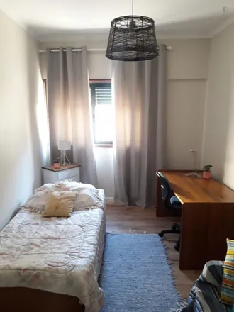 Rent this 4 bed room on Rua de Chaimite in 4425-440 Rio Tinto, Portugal