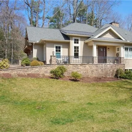Buy this 3 bed house on 101 Valley View Roa in Mayview Park, Blowing Rock