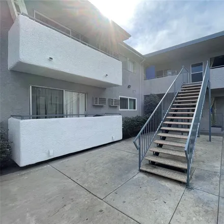 Image 4 - 9075 Cedros Avenue, Los Angeles, CA 91402, USA - Apartment for sale