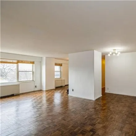 Image 2 - 75 Lawrence Park Crescent, Gunther Park, City of Yonkers, NY 10708, USA - Apartment for sale