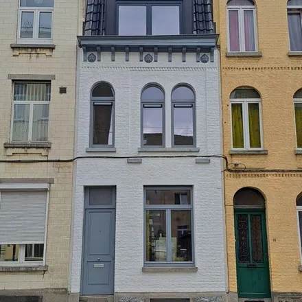 Rent this 4 bed apartment on Rue de l'Été - Zomerstraat 27 in 1050 Ixelles - Elsene, Belgium
