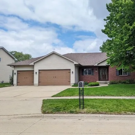 Buy this 4 bed house on 340 Sumac Road in Mason City, IA 50401