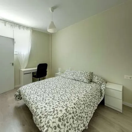 Image 3 - Calle de la Princesa, 4, 50005 Zaragoza, Spain - Apartment for rent