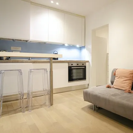 Rent this 2 bed apartment on Istituto Tecnico Crescenzi Pacinotti in Via Saragozza, 9