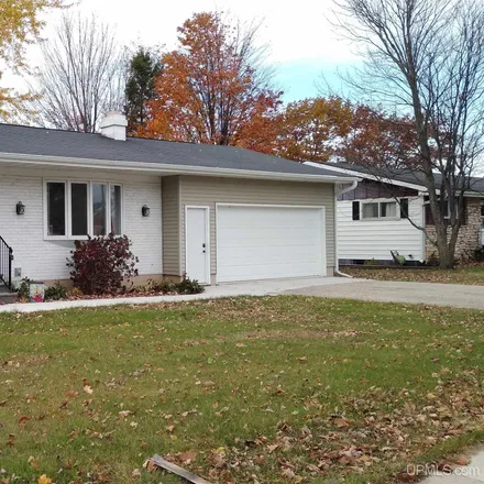 Buy this 2 bed house on 1016 South Lincoln Road in Escanaba, MI 49829