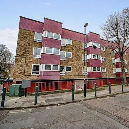 Image 9 - Eynsford House, 9 Lovelinch Close, London, SE15 1PQ, United Kingdom - Apartment for sale