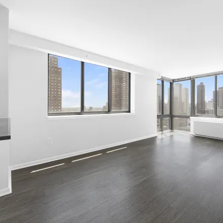 Rent this 1 bed apartment on 400 E 92nd St