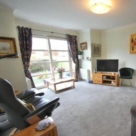 Image 2 - Carriden Place, Muirhouses, EH51 9EU, United Kingdom - Townhouse for sale
