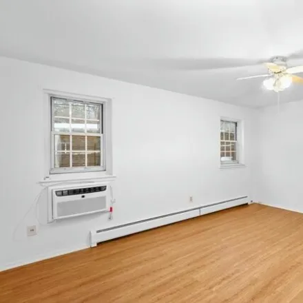 Image 7 - 406 Maryland Avenue, New York, NY 10305, USA - Apartment for sale