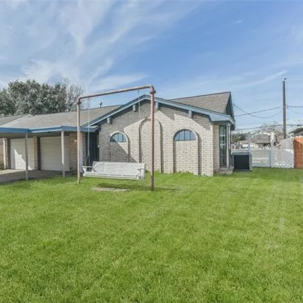 Buy this 3 bed house on 653 Overbluff Street in Harris County, TX 77530