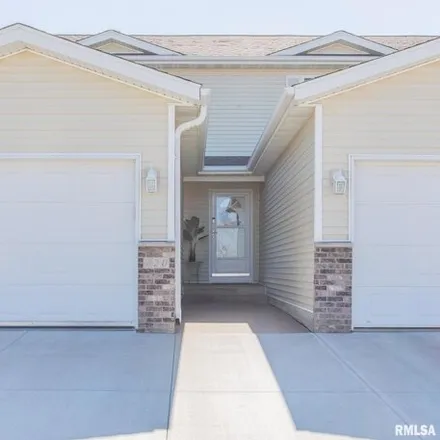 Image 1 - 770 Prarie Meadow Drive, Blue Grass, Blue Grass Township, IA 52726, USA - Condo for sale