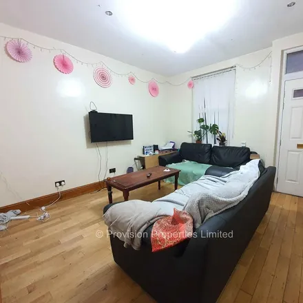 Rent this 6 bed townhouse on Back Beamsley Terrace in Leeds, LS6 1LP
