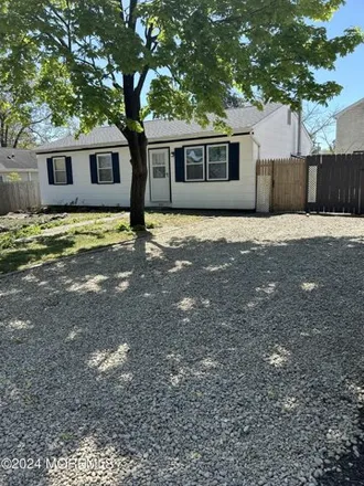 Rent this 3 bed house on 829 Lynnwood Avenue in Brick Township, NJ 08723