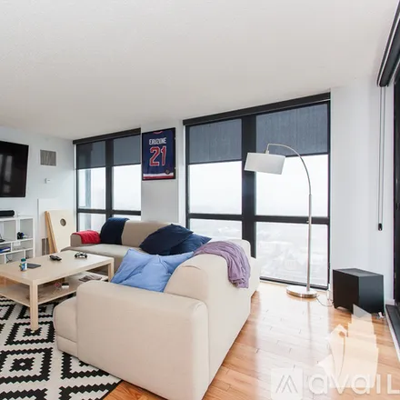 Rent this 2 bed condo on 1122 N Clark St