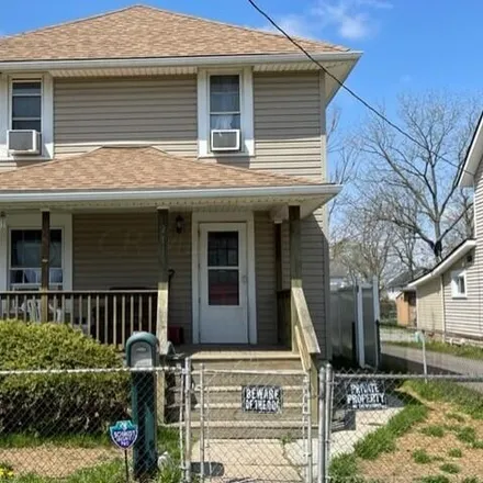 Buy this 3 bed house on 211 Waterloo Street in Marion, OH 43302