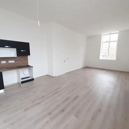Rent this 3 bed apartment on 34 Avenue Lepic in 34071 Montpellier, France