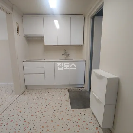 Image 8 - 서울특별시 강남구 신사동 555-22 - Apartment for rent