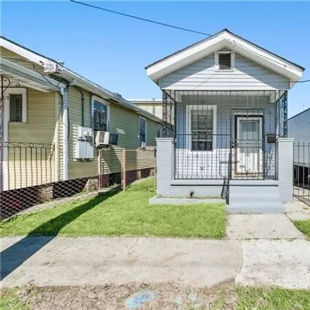 Buy this 2 bed house on 1833 North Rocheblave Street in New Orleans, LA 70119