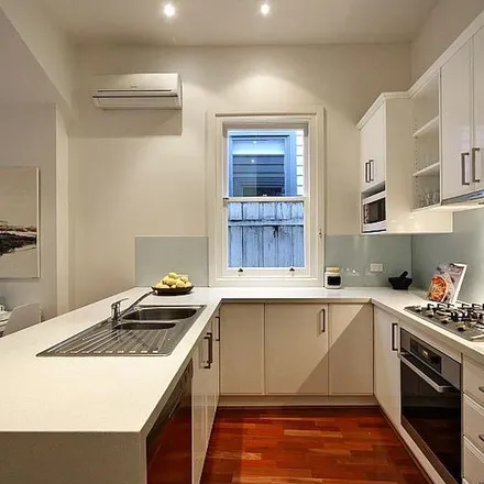 Image 2 - 124 Surrey Road North, South Yarra VIC 3141, Australia - Apartment for rent