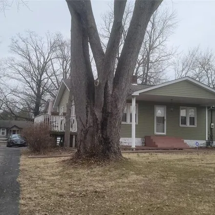 Buy this studio house on 1716 Boul Avenue in Swansea, IL 62226