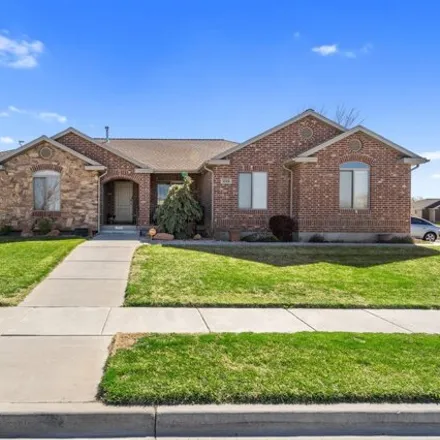 Buy this 6 bed house on 1044 North 1415 West in Clinton, UT 84015