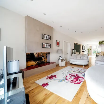 Image 5 - Couchmore Avenue, Portsmouth Road, Weston Green, KT10 9AP, United Kingdom - House for sale