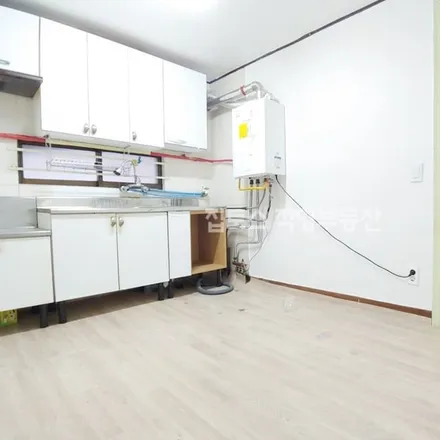 Rent this 1 bed apartment on 서울특별시 은평구 응암동 751-15