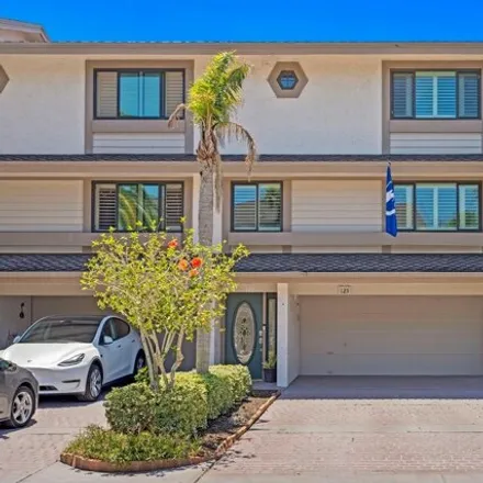 Image 1 - 155 Marina del Rey Court, Clearwater, FL 33767, USA - Townhouse for sale