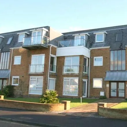 Rent this 2 bed room on Hendon Avenue in Littlehampton, BN16 2NG