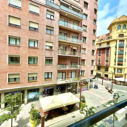 Image 1 - Oriental Bilbao, Calle Barraincua / Barrainkua kalea, 48009 Bilbao, Spain - Apartment for rent