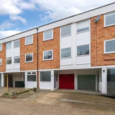 Buy this 2 bed townhouse on Cranbourne Close in Horley, RH6 8PA