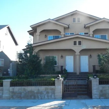 Image 1 - 2042 Hillcrest Drive, Los Angeles, CA 90016, USA - House for rent