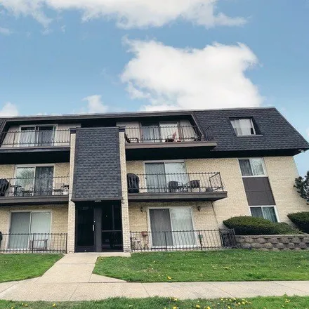 Buy this 1 bed condo on Mulberry Court in Palos Hills, IL 60465