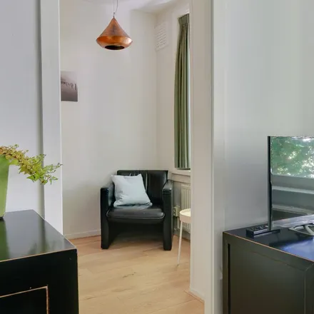 Rent this 3 bed apartment on Westlandgracht 195-1 in 1059 TL Amsterdam, Netherlands