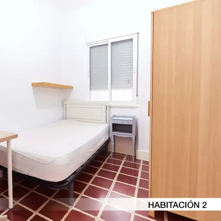 Image 4 - Avenida de la Reina Mercedes, 57, 41012 Seville, Spain - Room for rent