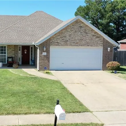 Buy this 3 bed house on 2887 North Pyrite Drive in Fayetteville, AR 72704