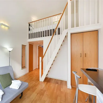 Image 3 - Hyde Park Hostel, 2-6 Inverness Terrace, London, W2 3HP, United Kingdom - Apartment for rent