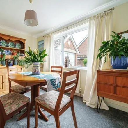 Image 6 - Hill View, Green Lane, Basingstoke and Deane, RG25 2QQ, United Kingdom - House for sale