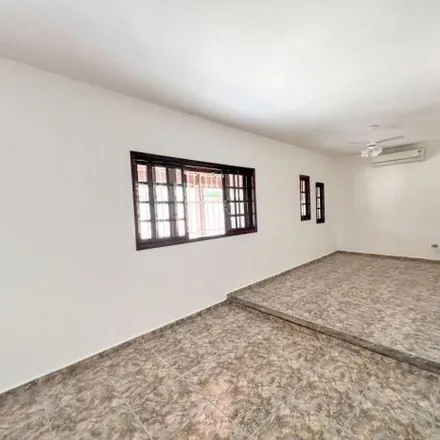 Rent this 3 bed house on Posto Policial in Rua João Fonseca, Largo da Batalha