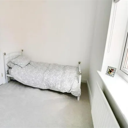 Image 9 - Academy Fields Road, London, RM2 5UE, United Kingdom - Apartment for rent