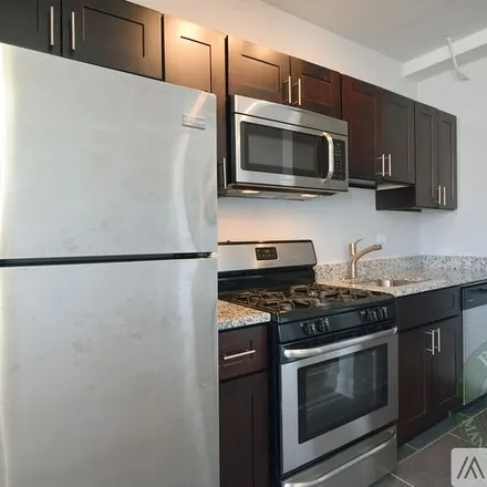 Image 2 - 5860 N Kenmore Ave, Unit 508 - Apartment for rent