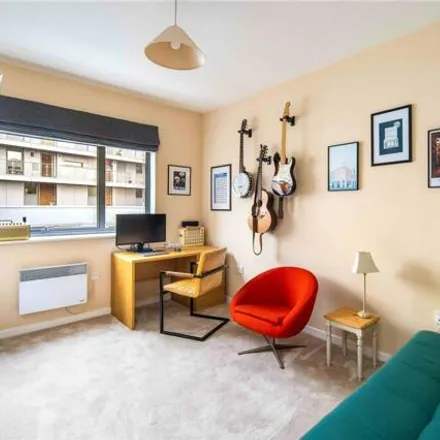 Image 5 - Victoria Wharf, 20 Palmers Road, London, E2 0SX, United Kingdom - Apartment for sale