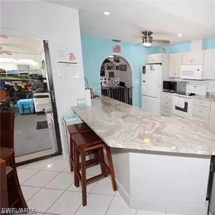 Image 8 - 215 Se 1st Pl, Cape Coral, Florida, 33990 - House for sale