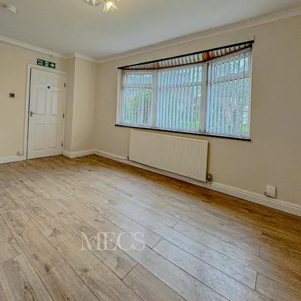 Rent this 3 bed duplex on Cadleigh Gardens in Harborne, B17 0PY