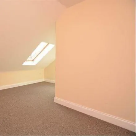 Image 2 - Cotswold Close, Slough, SL1 2TF, United Kingdom - Room for rent