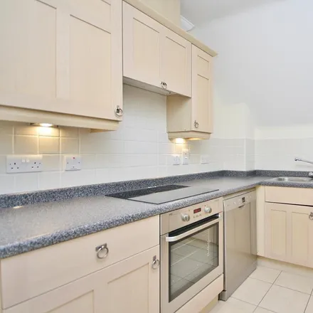 Image 2 - Greenheys Place, Horsell, GU22 7JD, United Kingdom - Apartment for rent