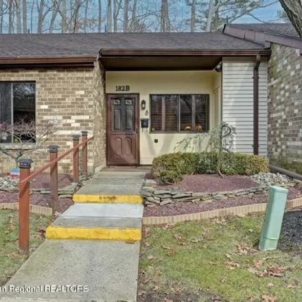 Image 1 - unnamed road, Whittier Oaks, Manalapan Township, NJ 07726, USA - House for rent
